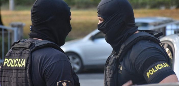 POLICIJA ĆE DO KRAJA GODINE SVAKODNEVNO PROVJERAVATI ŠKOLE ZBOG LAŽNIH DOJAVA