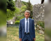 „OSTALA SAMO OČEVA SLIKA“ — DARKO JOVOVIĆ GOVORI O POEZIJI, ZAVIČAJU I BORBI DA RIJEČ PREŽIVI