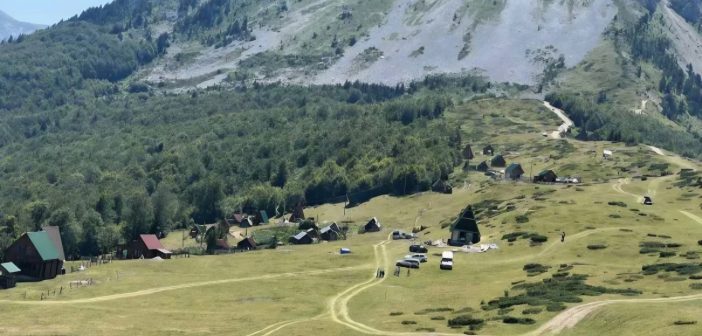 PLANINSKI VRHOVI KOMOVA RAJ ZA POKLONIKE NETAKNUTE PRIRODE